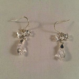 SILVER & BOW & PEAR SHAPE PETITE CRYSTAL EARRINGS